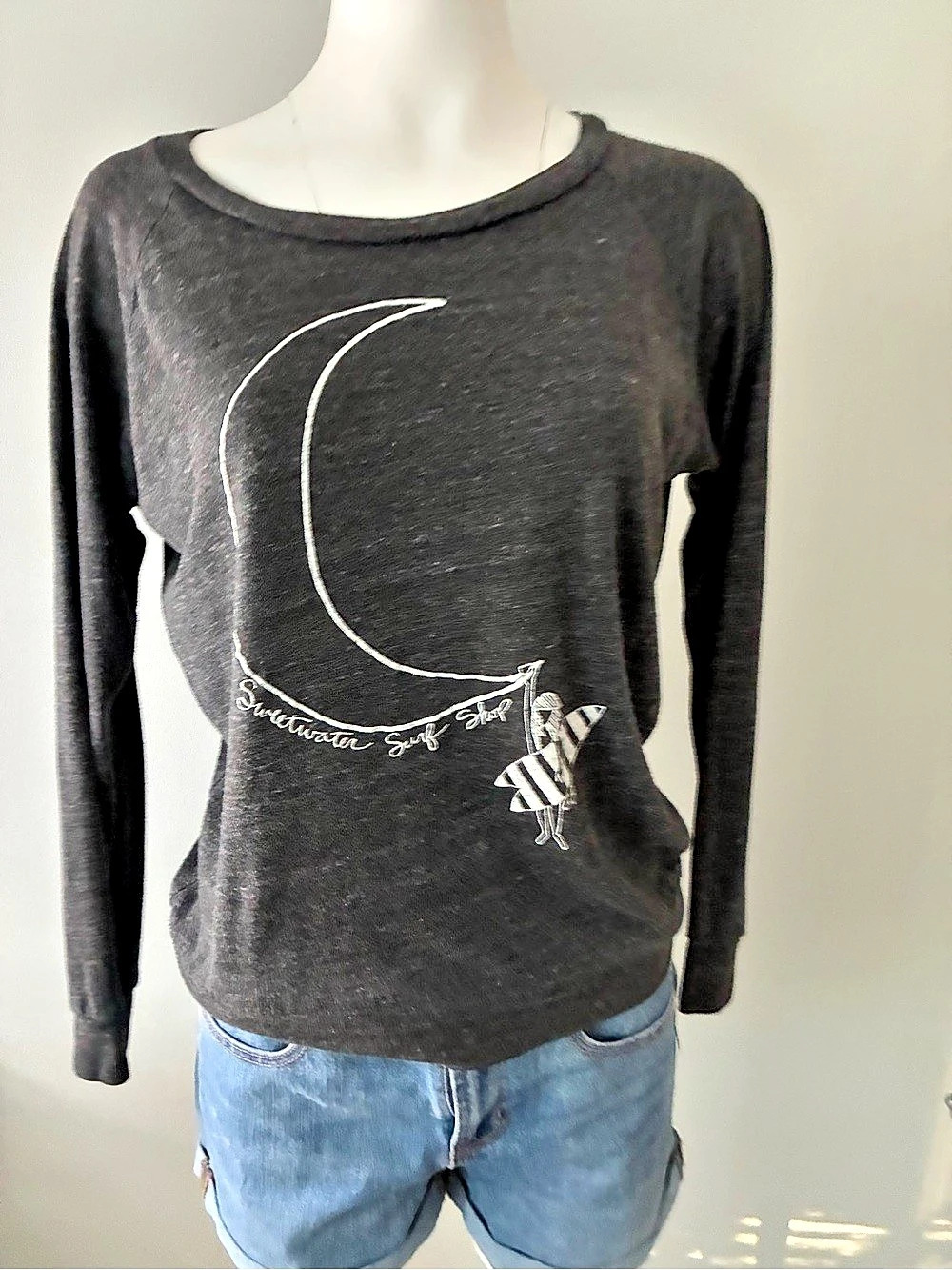Alternative Long Sleeve Moon Graphic Black Size Large Like New